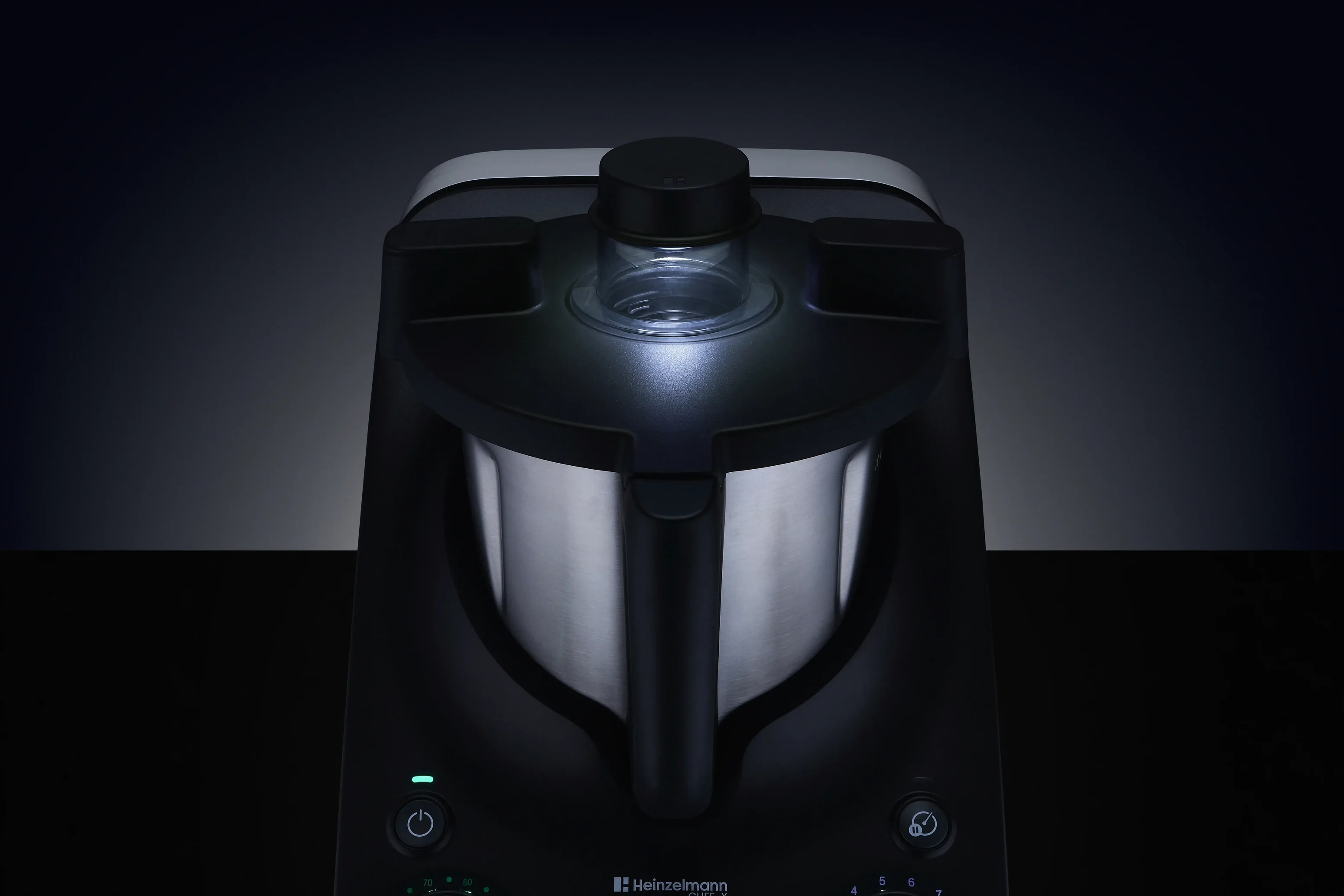 Lampe LED posée sur le couvercle du Chef-X, faisceau descendant dans la cuve inox